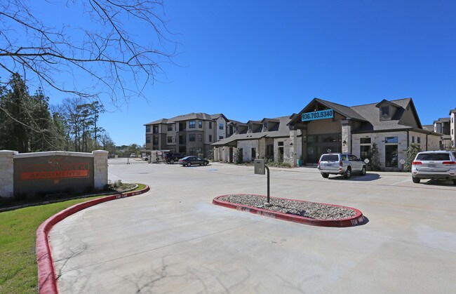 West Creek Apartments in Conroe, TX - Building Photo - Building Photo