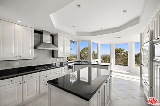 31 St Tropez in Newport Beach, CA - Building Photo - Building Photo