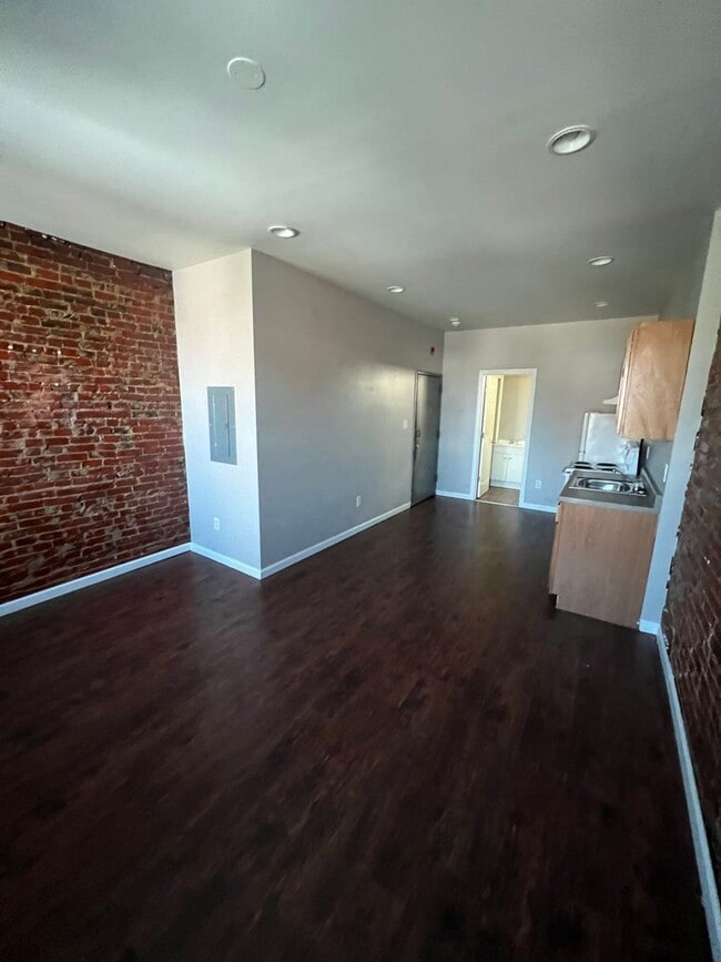 property at 1938 E Elkhart St