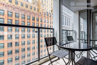 210 N Wells St in Chicago, IL - Building Photo - Building Photo