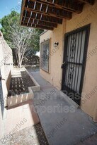 2520 San Jose 8C in El Paso, TX - Building Photo