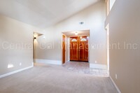 4525 Panorama Dr in Bakersfield, CA - Building Photo - Building Photo