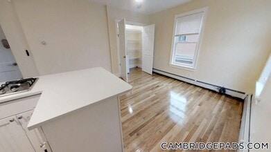 65 Walden St, Unit 2 in Cambridge, MA - Building Photo - Building Photo