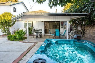 16681 Landau Ln in Huntington Beach, CA - Building Photo - Building Photo