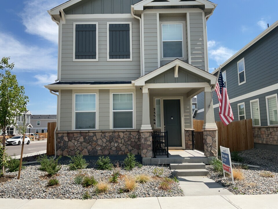 23564 E 2nd Pl in Aurora, CO - Building Photo