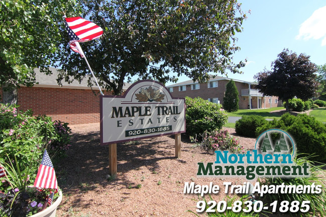 Mapletrail in Menasha, WI - Building Photo - Building Photo