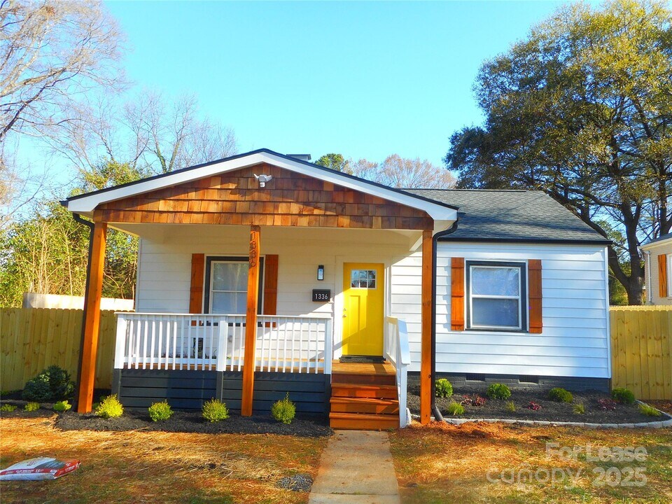 1336 Bethel Rd in Charlotte, NC - Building Photo