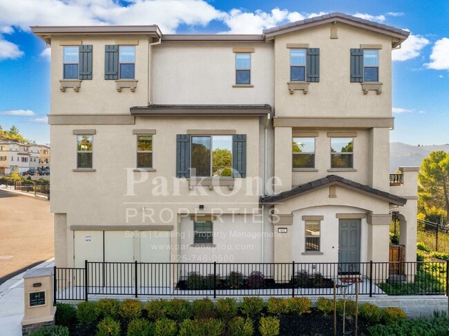 101 Laurel Knoll Dr in Martinez, CA - Building Photo - Building Photo