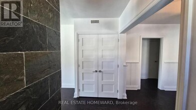 34 Wood Glen Rd in Toronto, ON - Building Photo - Building Photo