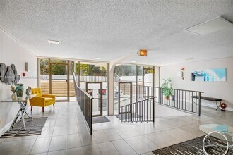 1500 Presidential Way in West Palm Beach, FL - Building Photo - Building Photo