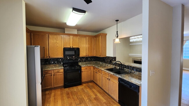 2325 Twilight Dr in Aurora, IL - Building Photo - Building Photo