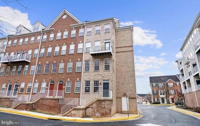 2665 Manhattan Pl in Vienna, VA - Building Photo - Building Photo
