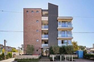 IM 21, Unit 402 in Los Angeles, CA - Building Photo - Building Photo