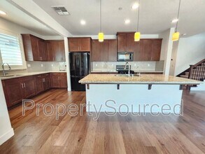 17894 Amador Dr in Lathrop, CA - Building Photo - Building Photo