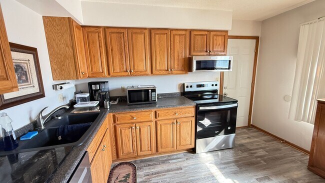 2730 Luther Dr in Ames, IA - Building Photo - Building Photo