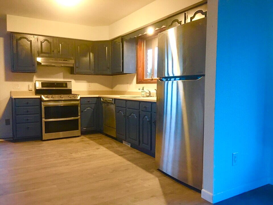 738 S Watermelon Dr, Unit A in Pueblo West, CO - Building Photo