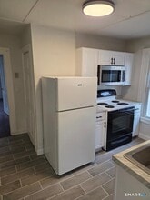 72 Walnut St in Naugatuck, CT - Building Photo - Building Photo