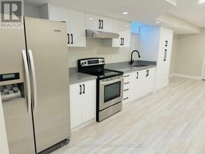 89 Delbert Cir in Whitchurch-Stouffville, ON - Building Photo - Building Photo