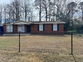 6428 Luna Dr in Columbus, GA - Building Photo