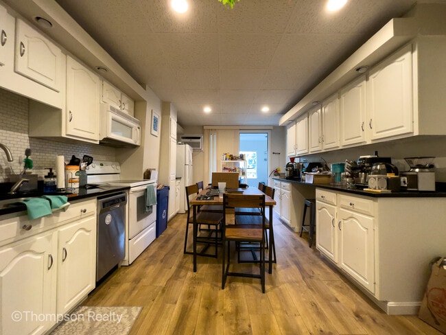 170 Chelsea St, Unit 2