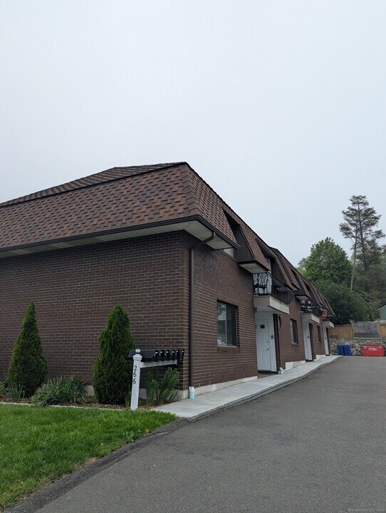 266 Main Ave in Norwalk, CT - Building Photo
