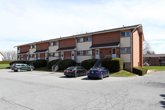 Garden Oaks Apartments in Lebanon, PA - Building Photo - Building Photo