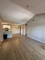 1 Bed/1 Bath - Unit 2104, Unit 2104 in St. Petersburg, FL - Building Photo