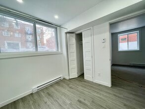 136 Bérard Rue in Montréal, QC - Building Photo - Building Photo