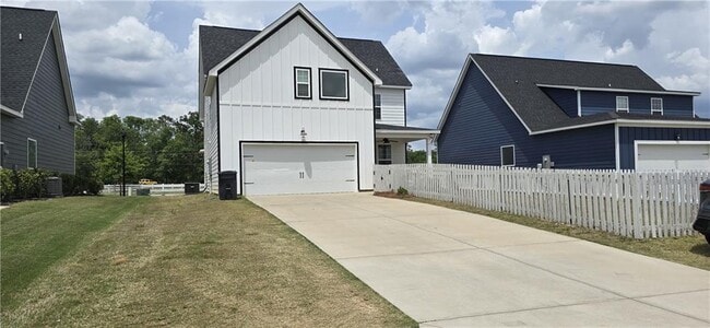 326 Barrow Ln in Grovetown, GA - Building Photo - Building Photo