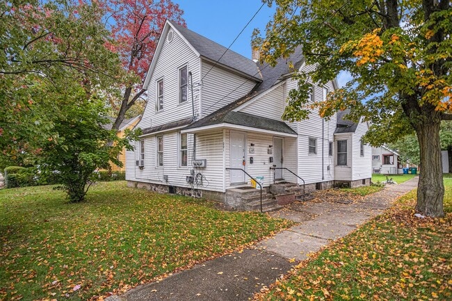 1701 S Park St in Kalamazoo, MI - Foto de edificio - Building Photo