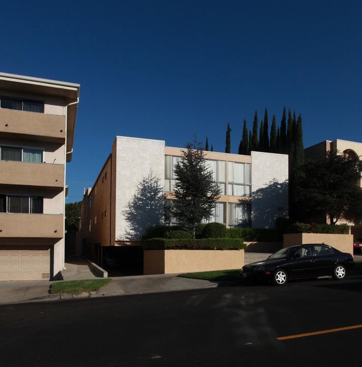 611 E Orange Grove in Burbank, CA - Building Photo