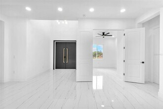 11921 Fort King Hwy in Thonotosassa, FL - Building Photo - Building Photo