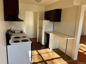 63 Kenwood Dr in New Windsor, NY - Building Photo - Building Photo