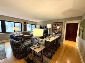 803 W 48th St in Kansas City, MO - Building Photo