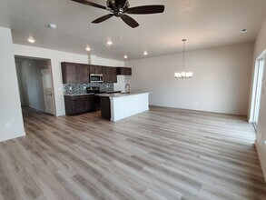 3918 W 5th Pl in Kennewick, WA - Building Photo - Building Photo