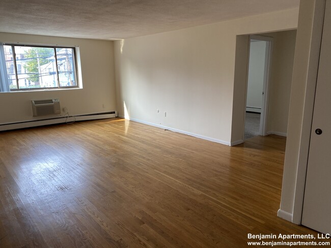 34 Allston St, Unit 1 in Boston, MA - Building Photo - Building Photo