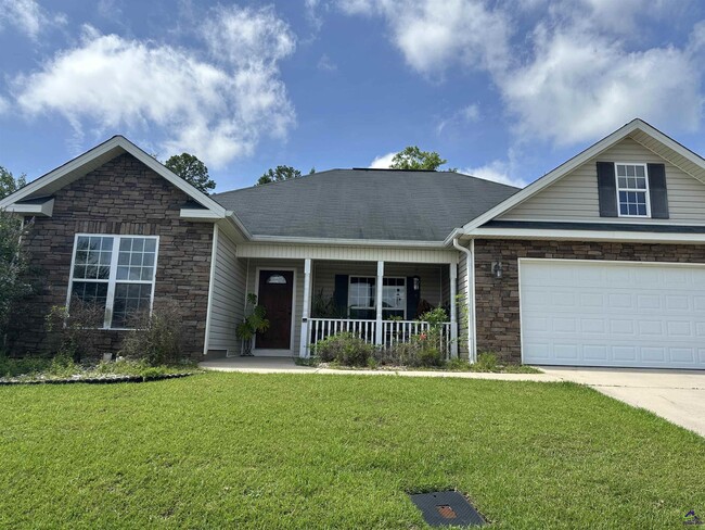 102 Durgin Drive in Bonaire, GA - Building Photo - Building Photo