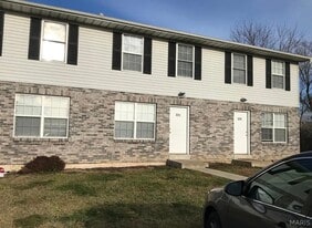 231 Truman Ct in Moscow Mills, MO - Building Photo