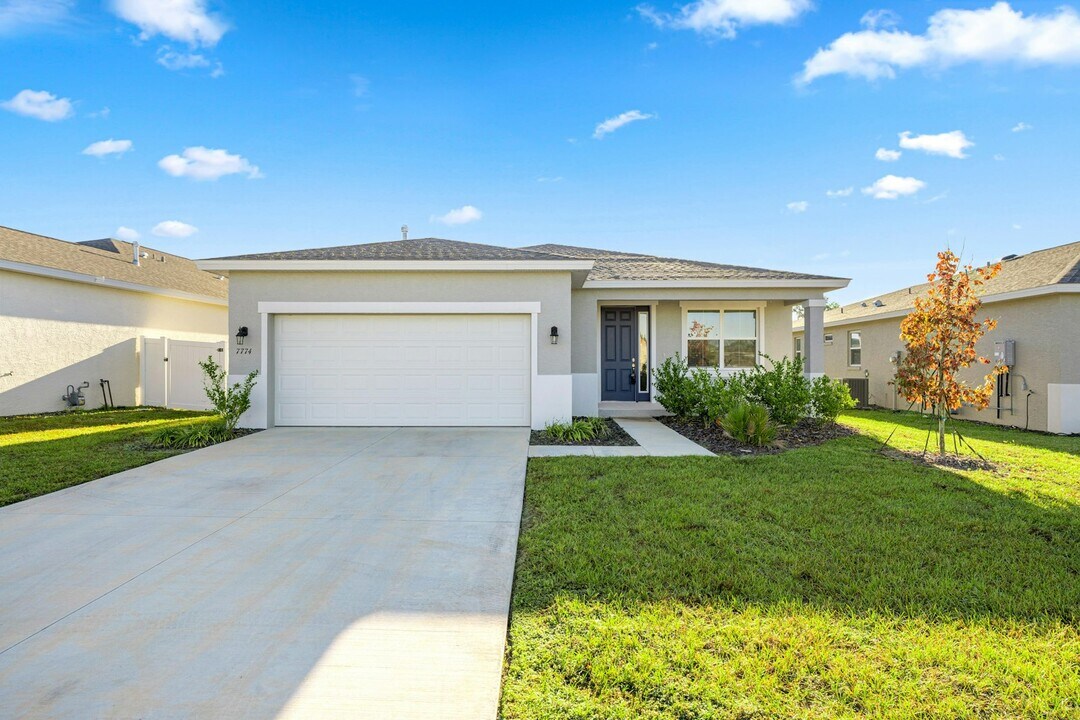 7774 SW 59th St in Ocala, FL - Building Photo