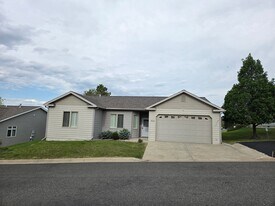 521 Burnham Pl in Helena, MT - Building Photo