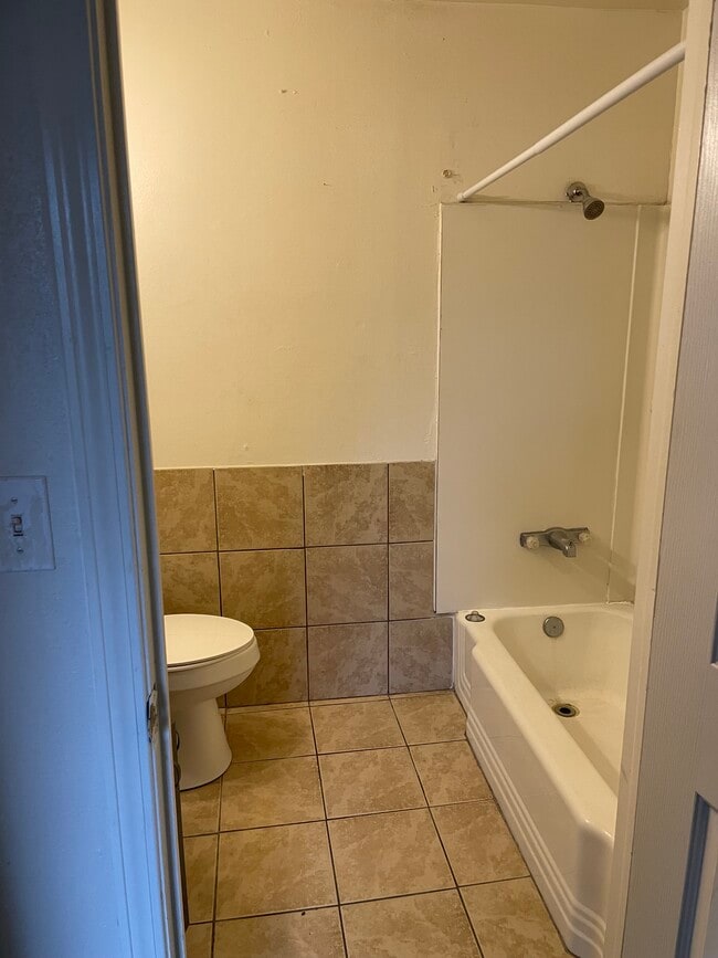 276 Adams St, Unit B in Twin Falls, ID - Foto de edificio - Building Photo