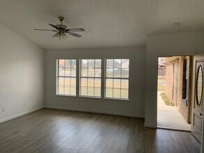 2410 Grasslands Dr in Killeen, TX - Building Photo - Building Photo