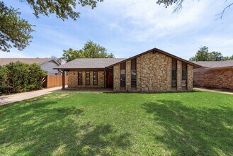 1108 Janell Dr in Irving, TX - Building Photo - Building Photo