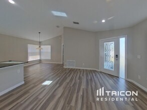 1637 N Lakewood Ave in Ocoee, FL - Building Photo - Building Photo