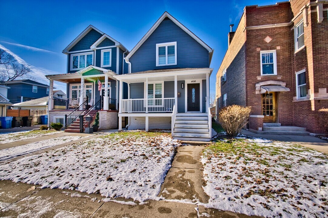 4616 N Kostner Ave in Chicago, IL - Building Photo