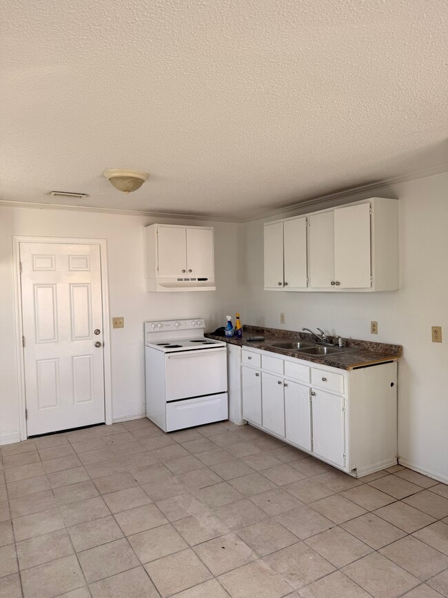 342 Mayse Rd in Forest City, NC - Foto de edificio - Building Photo