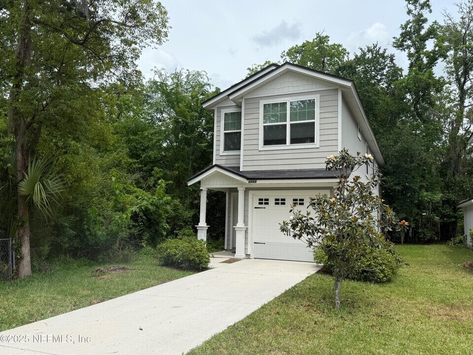 1255 Neva St in Jacksonville, FL - Building Photo