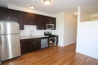 4048 N Milwaukee Ave-Unit -2 in Chicago, IL - Building Photo - Building Photo