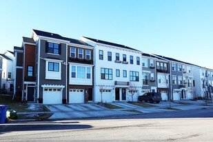 57 Sherwood Row NW in Calgary, AB - Building Photo
