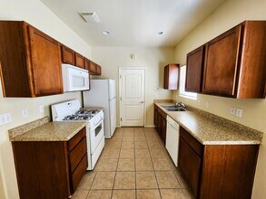 4971 Kenmore Rd in Las Cruces, NM - Building Photo - Building Photo